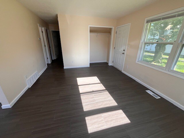 Living Room - 1320 N Rutledge St