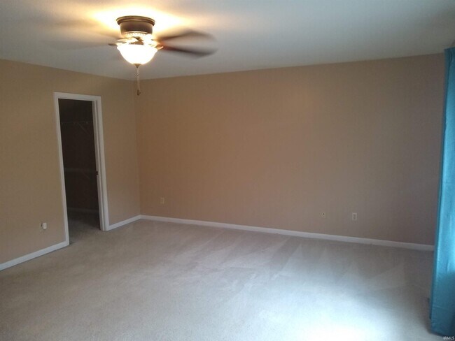 Building Photo - 9509 Hidden Village Pl