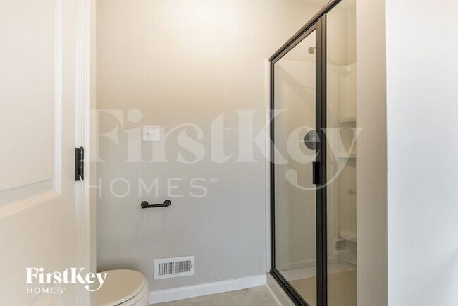 Building Photo - 1720 Woods Mill Dr