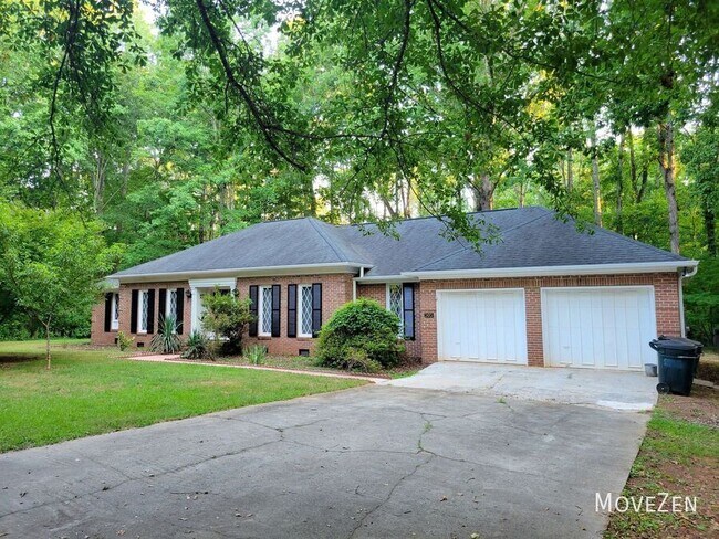 Building Photo - 303 Driftwood Dr