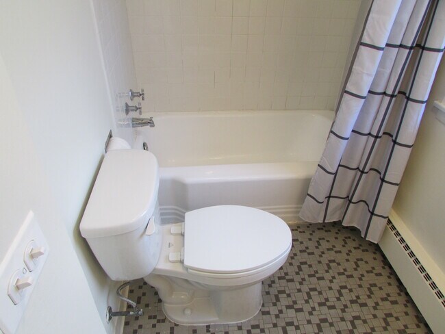Bathroom 4X2 - 430 Callan Ave