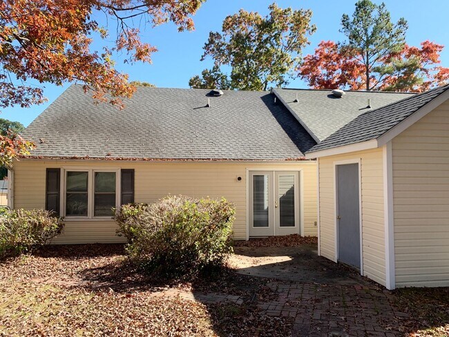 Building Photo - 128 Chesapeake Ct