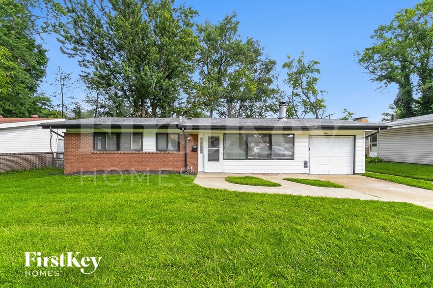 Building Photo - 3045 Kingsley Dr