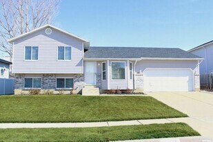 Building Photo - 5860 S 4075 W