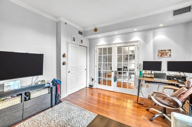 Building Photo - 4315 PARK Ave