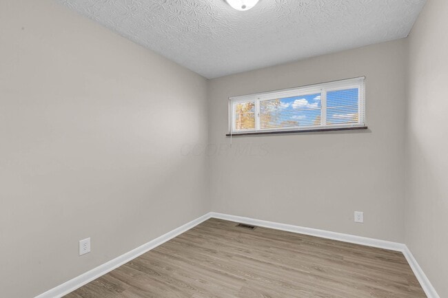 Building Photo - 3134 Medina Ave