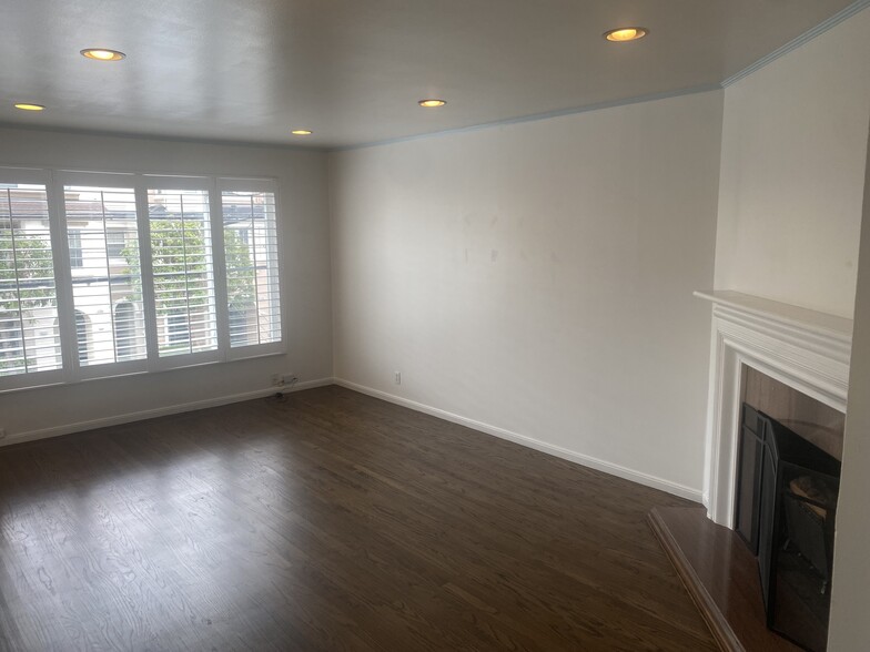 Living Room and Fire Place - 1689 20th Ave