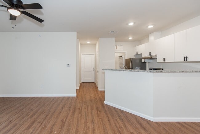 Building Photo - 132 Harmony Mdws Ct