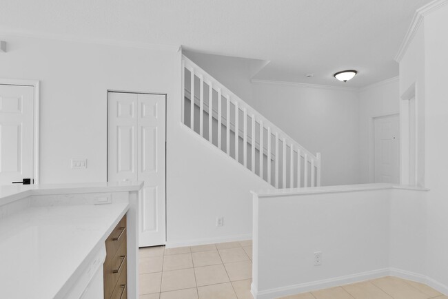 Building Photo - 9700 Porta Leona Ln