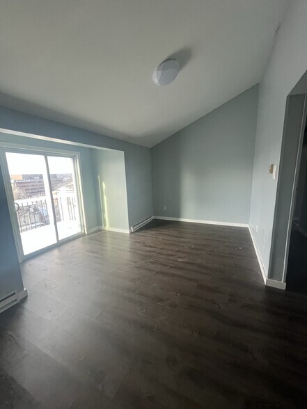 Building Photo - 11 Elizabeth St