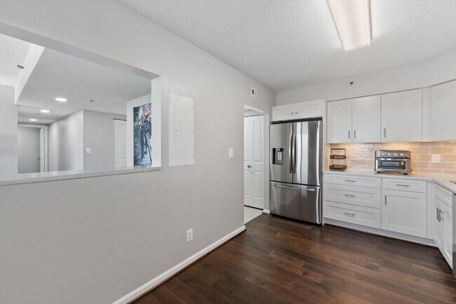 Building Photo - 3713 S George Mason Dr