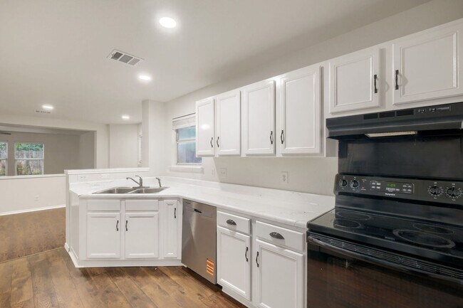 Building Photo - FRESHLY PAINTED  |  OPEN CONCEPT  |  NEAR SCHOOLS & SHOPPING