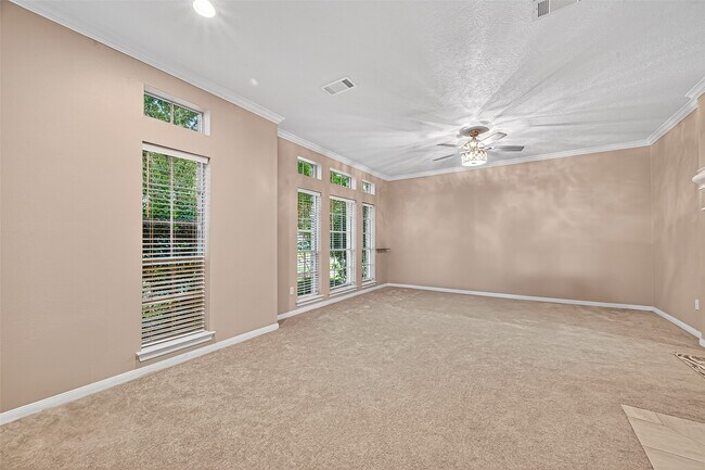 Building Photo - 602 Johnson Ln