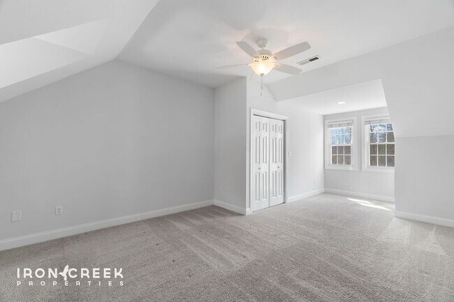 Building Photo - 1904 Bearberry Ln