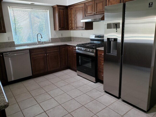 Building Photo - 68412 Descanso Cir