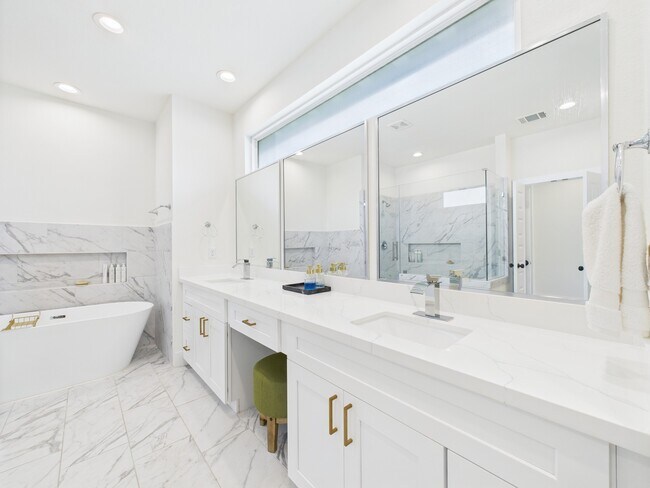 Building Photo - 4306 Idaho St