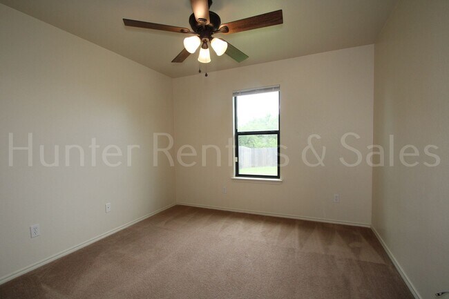Building Photo - 1209 Katelyn Cir