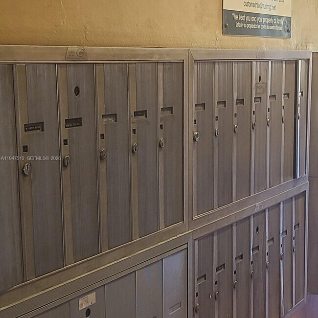 Building Photo - 1750 W 56th St