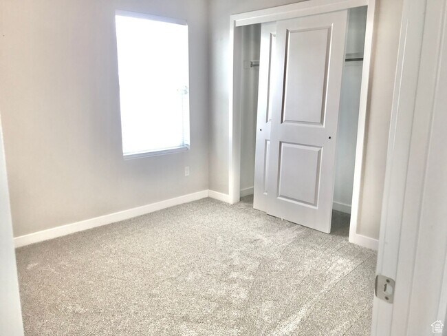Building Photo - 455 S 390 W