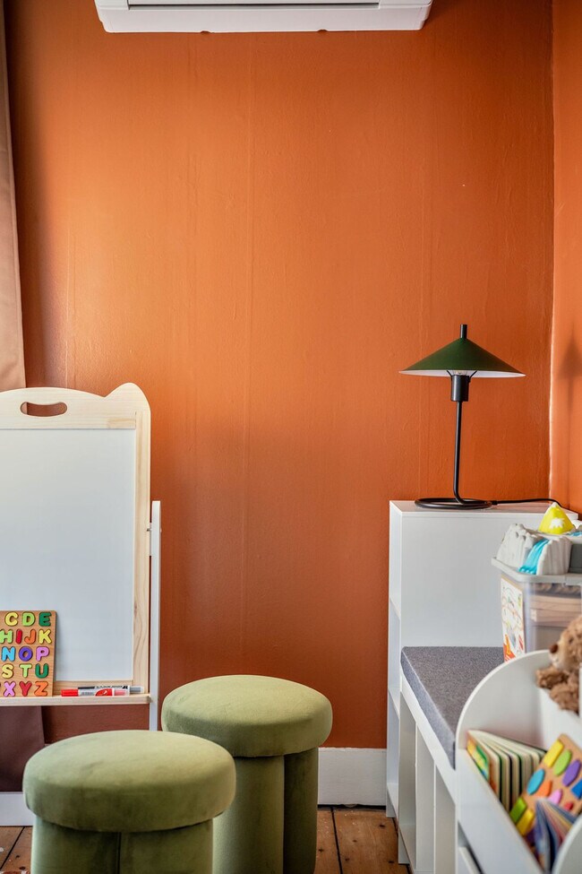 Building Photo - 52 Church St