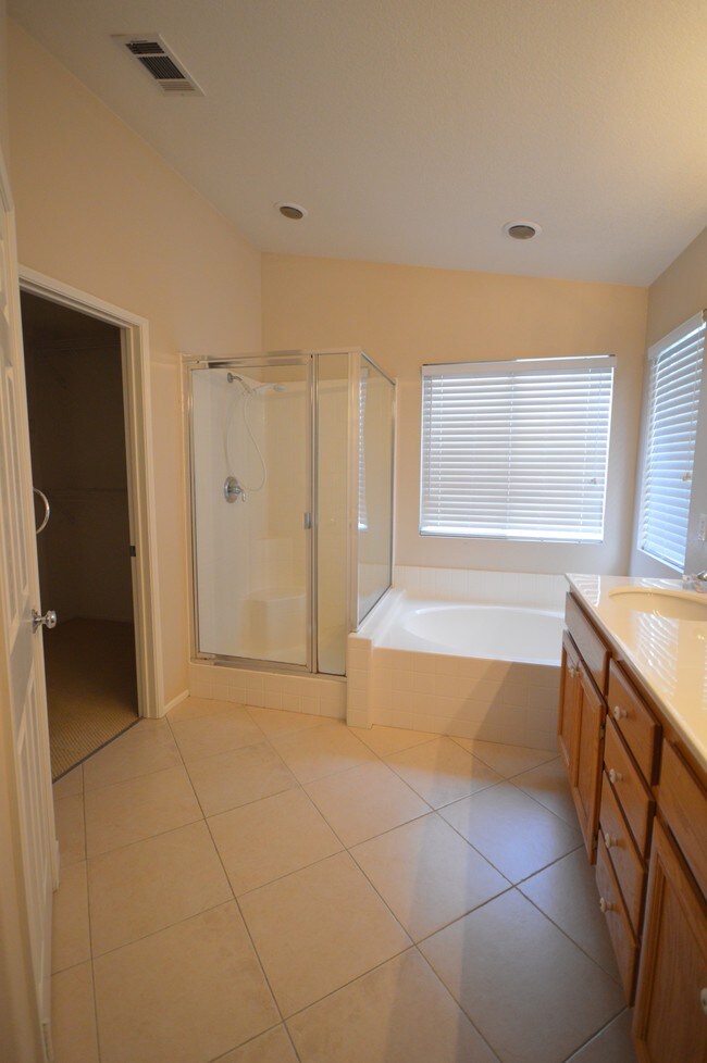 Building Photo - 4102 Castaway Cove