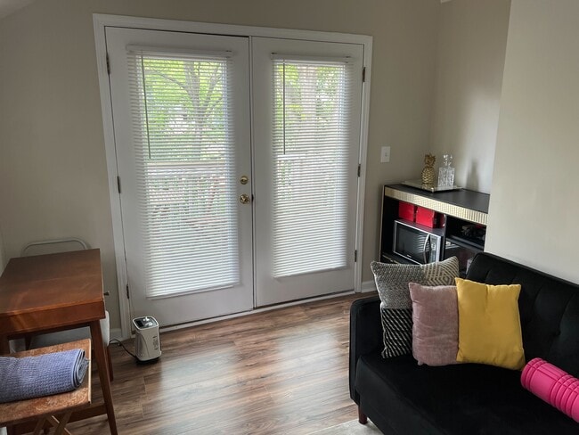 Building Photo - 515 Calhoun St NW