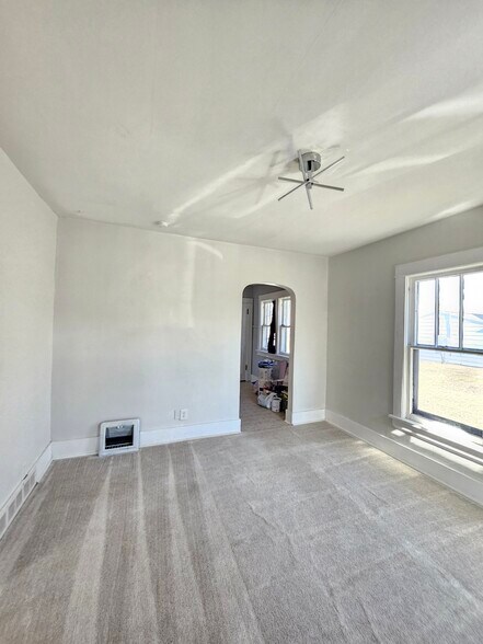 Building Photo - 616 Lee St