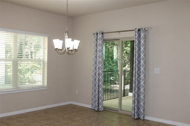 Building Photo - 516 E Slaughter Ln