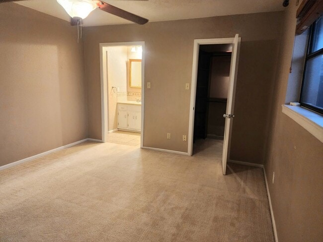 Building Photo - 1209 Libra Dr