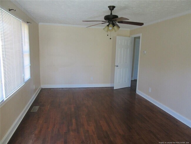 Building Photo - 1119 Juniper Dr