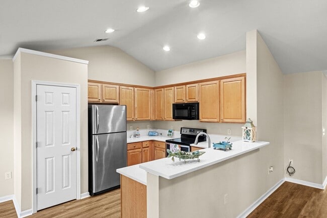 Building Photo - 4 Bed / 2 Bath Single Family Home for Rent in Arrowhead