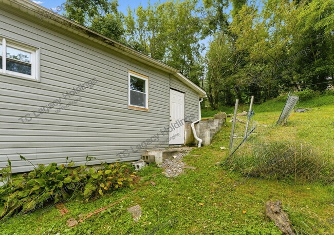Building Photo - 1745 Fairmont Ave