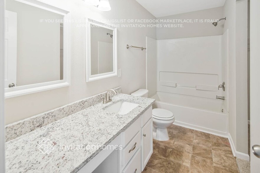 Building Photo - 13945 Pinyon Pine Ln