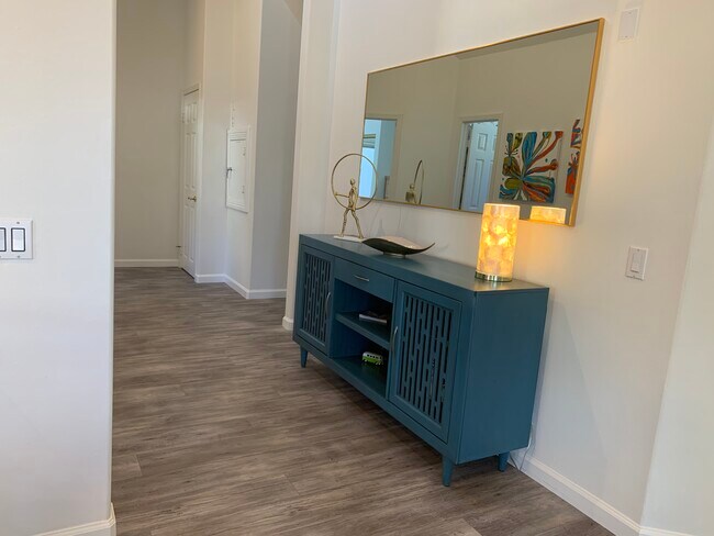 Hallway - 7635 Draper Ave