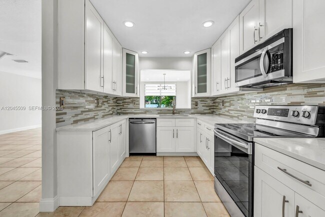 Building Photo - 3926 Adra Ave