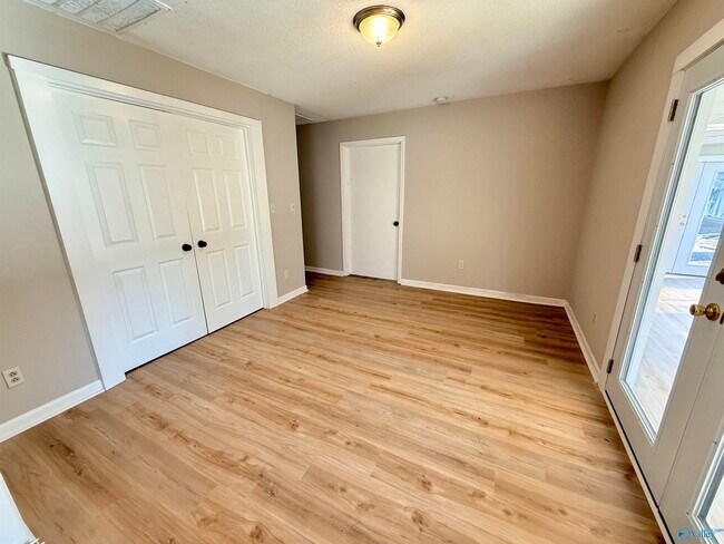 Building Photo - 14011 Mariellen Rd SW