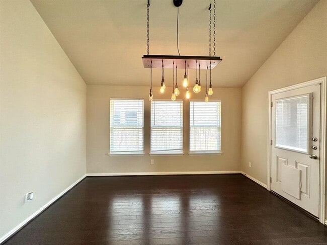 Building Photo - 8250 Arezzo Dr