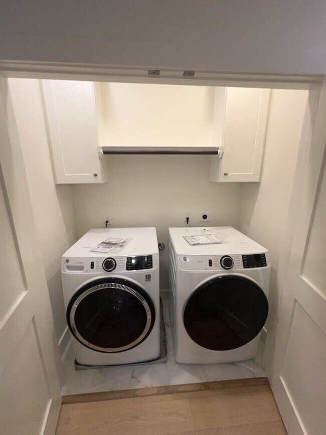 Building Photo - 10607 Enclave Shadows Ct