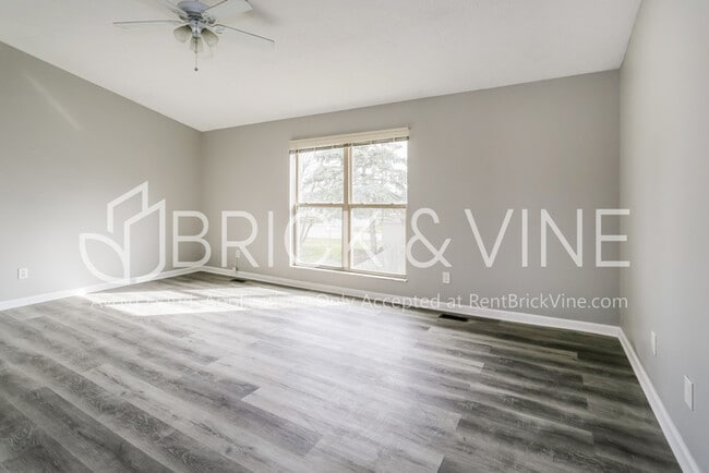 Building Photo - 5727 Sundial Dr