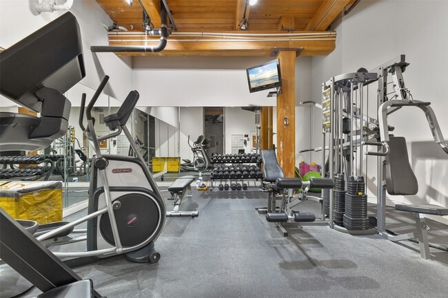 Building Photo - 2400 Mechanic St