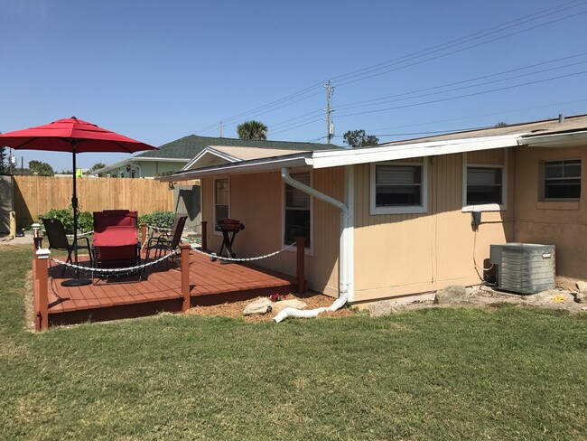 Building Photo - 2 Bedroom Beachside Home for Rent