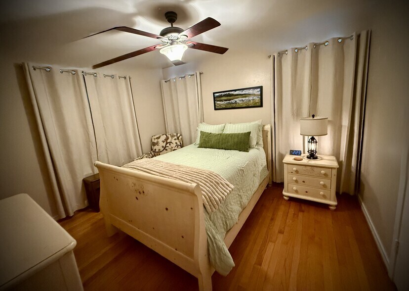 Building Photo - 10325 Newcombe Dr