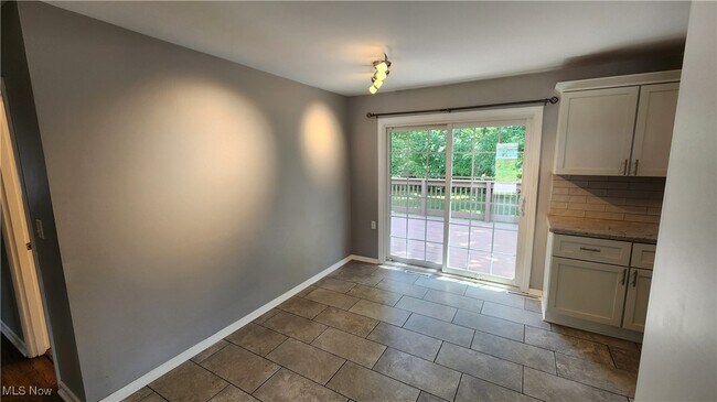 Building Photo - 2491 Samira Rd
