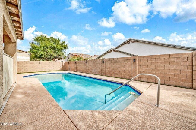 Building Photo - 7859 W Redbird Rd