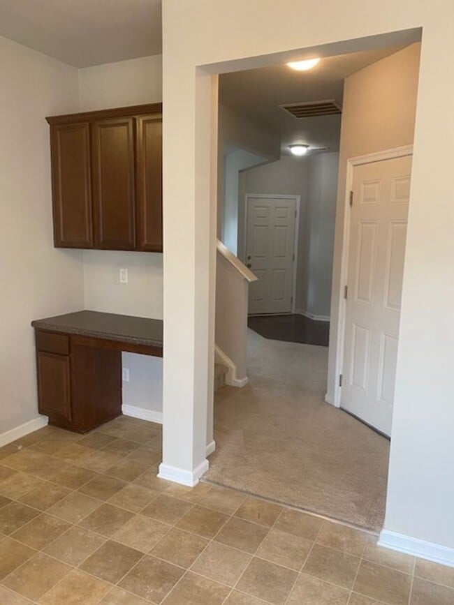 Building Photo - 203 Linfoot Ct