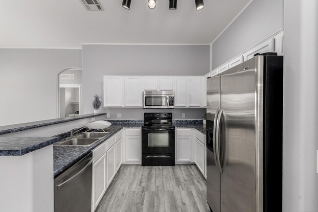 Building Photo - 1350 S Greenfield Rd