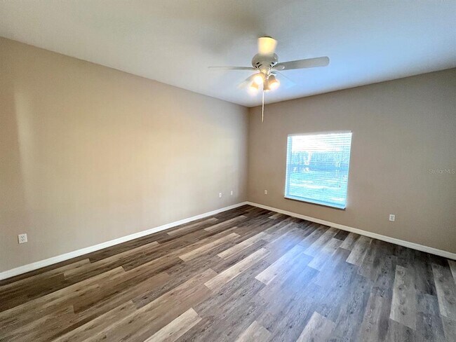 Building Photo - 7 Zither Ct