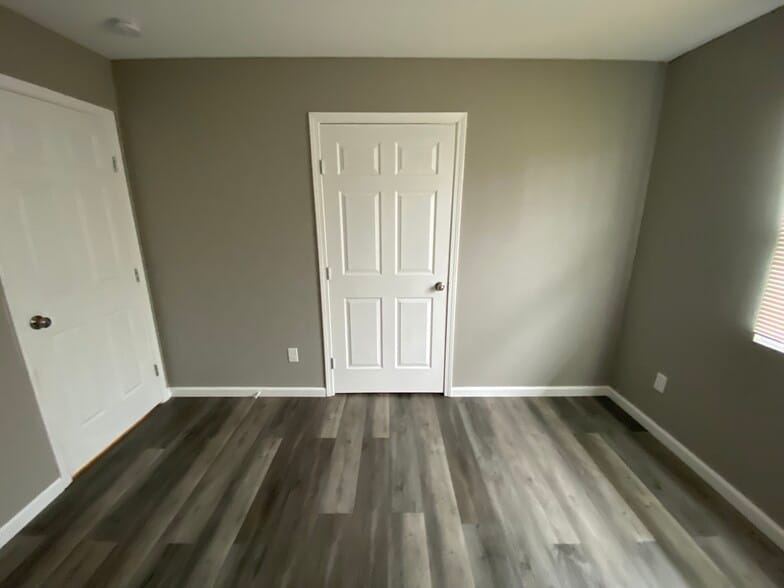 Building Photo - 113 Sandstone Ct