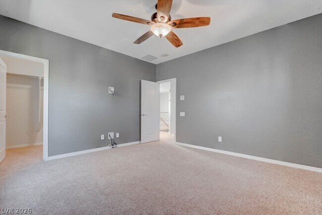 Building Photo - 2589 Chateau Clermont St