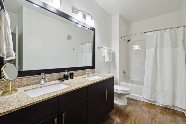 Building Photo - 5445 Town and Country Blvd